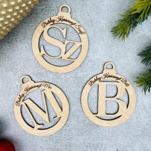 Karácsonyfadísz egyedi felirattal és évszámmal